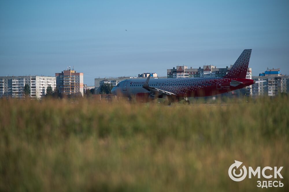 В Омском аэропорту состоялся споттинг-2023. Как это было, подробнее здесь . Фото: Илья Петров.