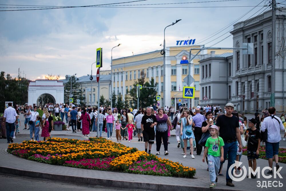 5 августа Омск отметил свой 307-й день рождения. Он начался с Сибирского международного марафона и закончился фейерверком. Фото: Илья Петров, Елизавета Медведева