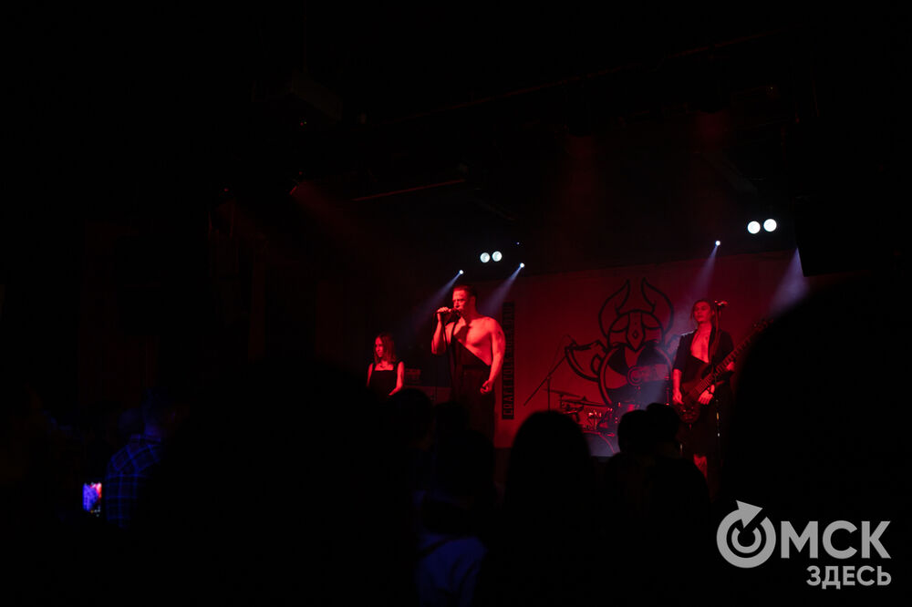 Группа "Пегас" представила в Омске трибьют Rammstein. Фото: Елизавета Медведева