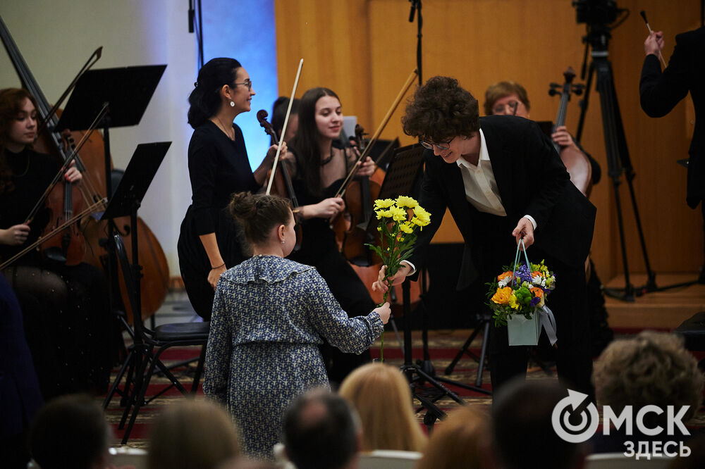 Ученики Центральной Музыкальной Школы выступили на сцене Органного зала Омской филармонии. Фото: Илья Петров