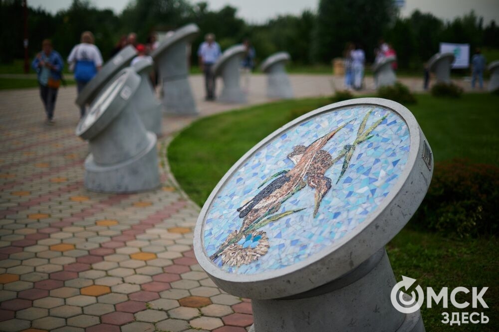 В рамках Всероссийского фестиваля мозаики "Омские птицы" 26 художников создали панно для "Птичьей гавани". Фото: Илья Петров