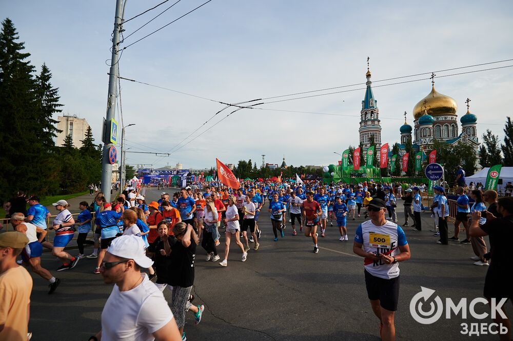 Кениец Джон Ротич и екатеринбурженка Александра Морозова выиграли 35-й забег SIM. Фото: Илья Петров