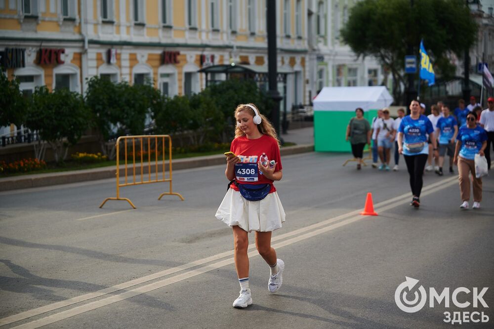 Кениец Джон Ротич и екатеринбурженка Александра Морозова выиграли 35-й забег SIM. Фото: Илья Петров