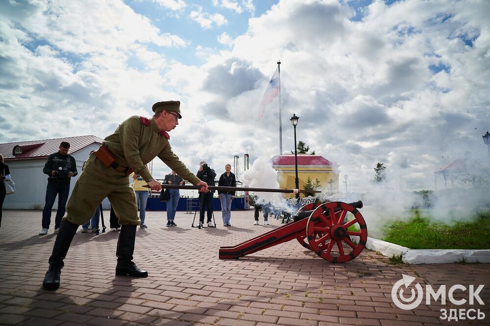 На территории Омской крепости прошла презентация первой постоянной костюмированной экскурсии. Фото: Илья Петров