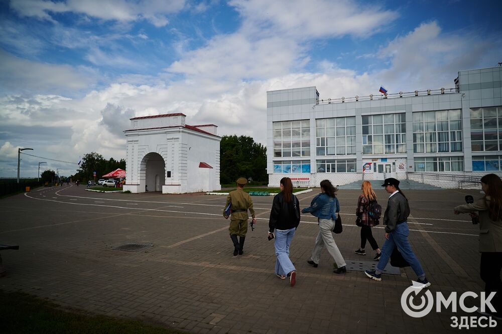 На территории Омской крепости прошла презентация первой постоянной костюмированной экскурсии. Фото: Илья Петров