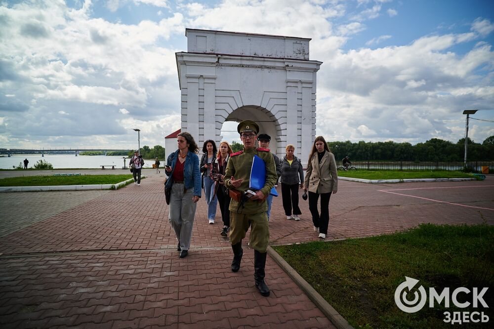 На территории Омской крепости прошла презентация первой постоянной костюмированной экскурсии. Фото: Илья Петров