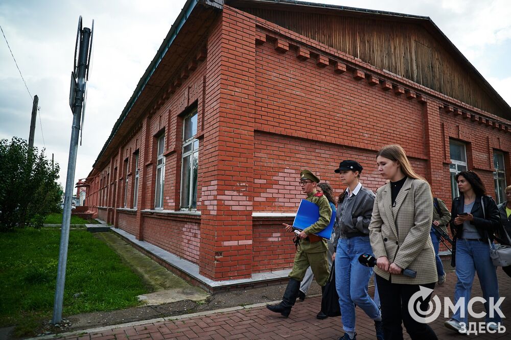 На территории Омской крепости прошла презентация первой постоянной костюмированной экскурсии. Фото: Илья Петров