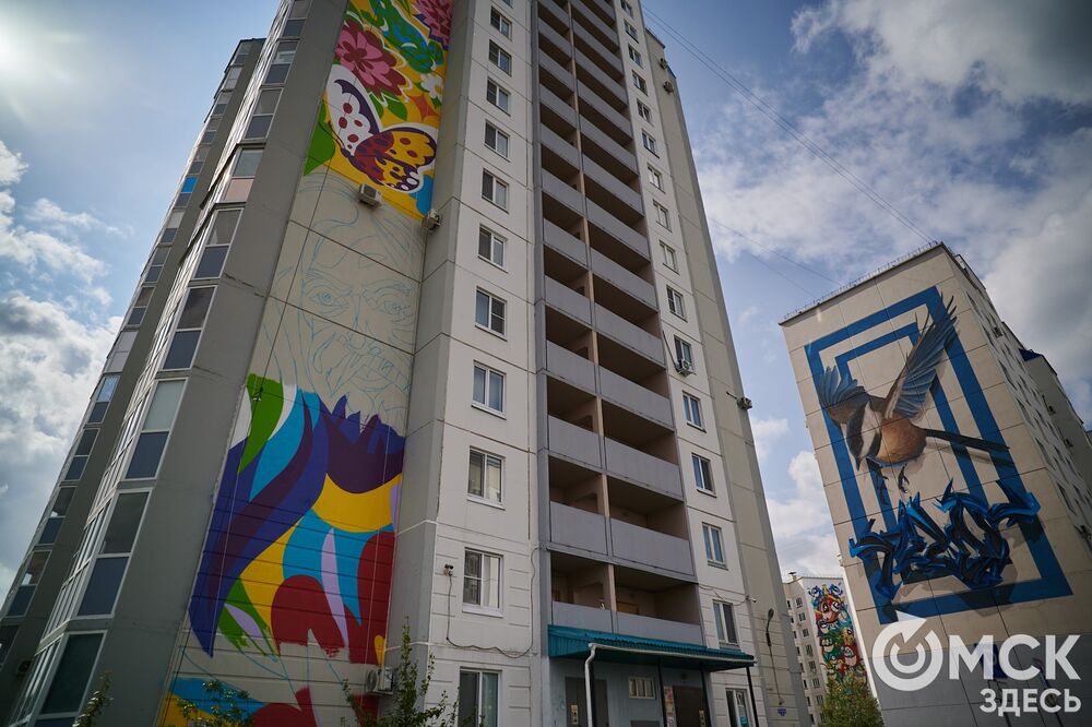 В микрорайоне Модерн продолжается арт-фестиваль "Омск, ты просто космос!". Фото: Илья Петров