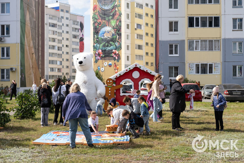 Художники из разных городов и стран создали муралы на фасадах многоэтажек. Подробнее: читайте здесь . Фото: Елизавета Медведева