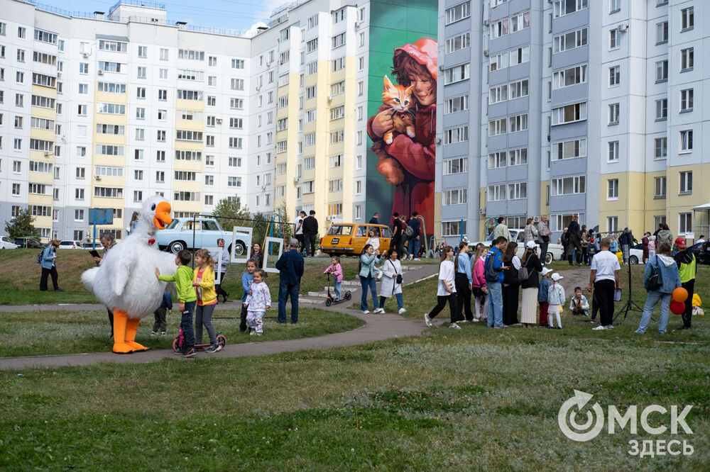 Художники из разных городов и стран создали муралы на фасадах многоэтажек. Подробнее: читайте здесь . Фото: Елизавета Медведева