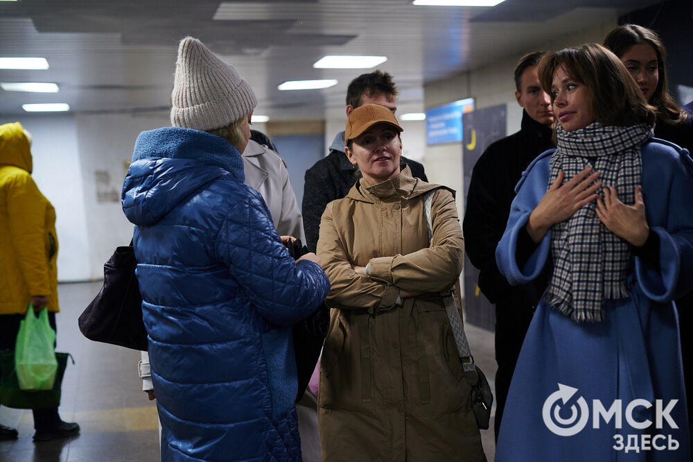 Драматический Лицейский театр отмечает 30-летие. В переходе возле Библиотеки им. А. С. Пушкина состоялось открытие выставки "Л - это любовь", созданной совместно с "Проектом М". Фото: Илья Петров