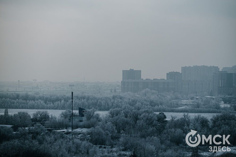 Погода в Омске порой рисует фантазийные пейзажи. На фоне зимней красоты моржи открыли новый сезон. Подробности здесь . Фото: Илья Петров, Елизавета Медведева