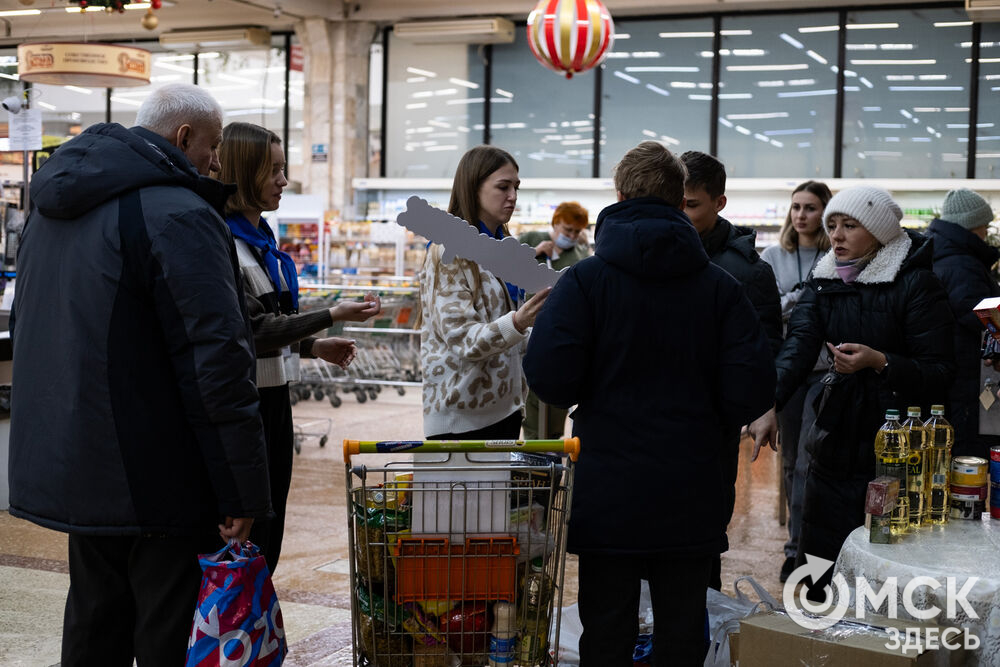 В Омске в девятый раз проходит благотворительная акция "Щедрый вторник". Фото: Елизавета Медведева