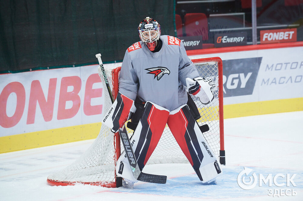 Новый главный тренер ХК "Авангард" Ги Буше прибыл в Омск и провёл первую тренировку с командой. Фото: Илья Петров