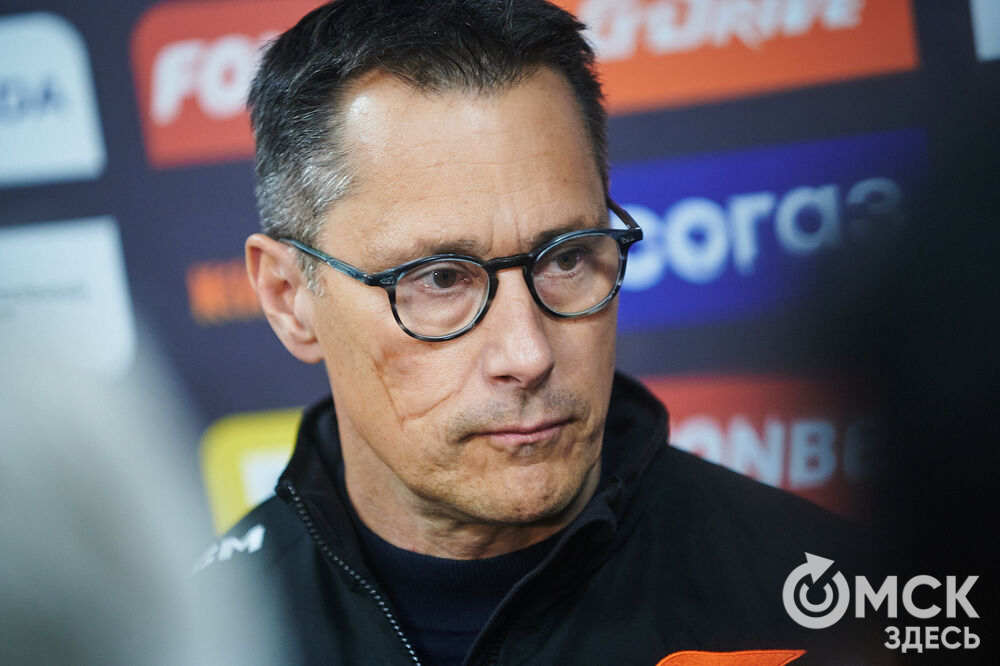 Новый главный тренер ХК "Авангард" Ги Буше прибыл в Омск и провёл первую тренировку с командой. Фото: Илья Петров