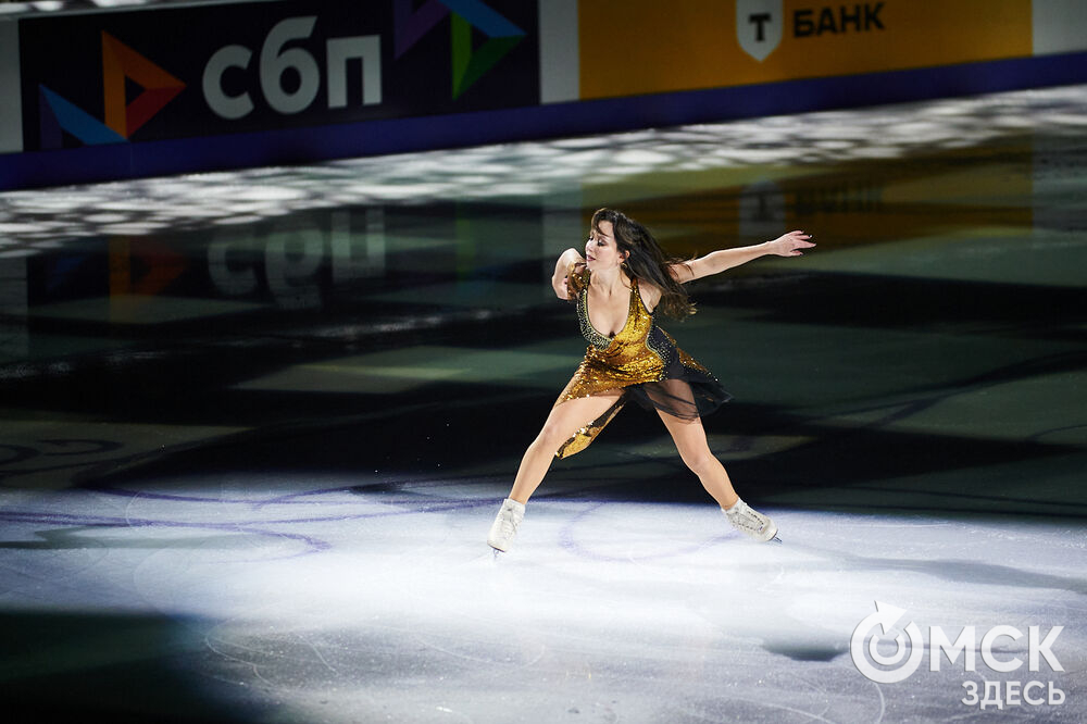 В Омске прошло торжественное открытие чемпионата России по фигурному катанию-2025, где блистала занаменитая бунтарка Елизавета Туктамышева. Её выступление по-настоящему заворожило сердца зрителей. Фото: Илья Петров