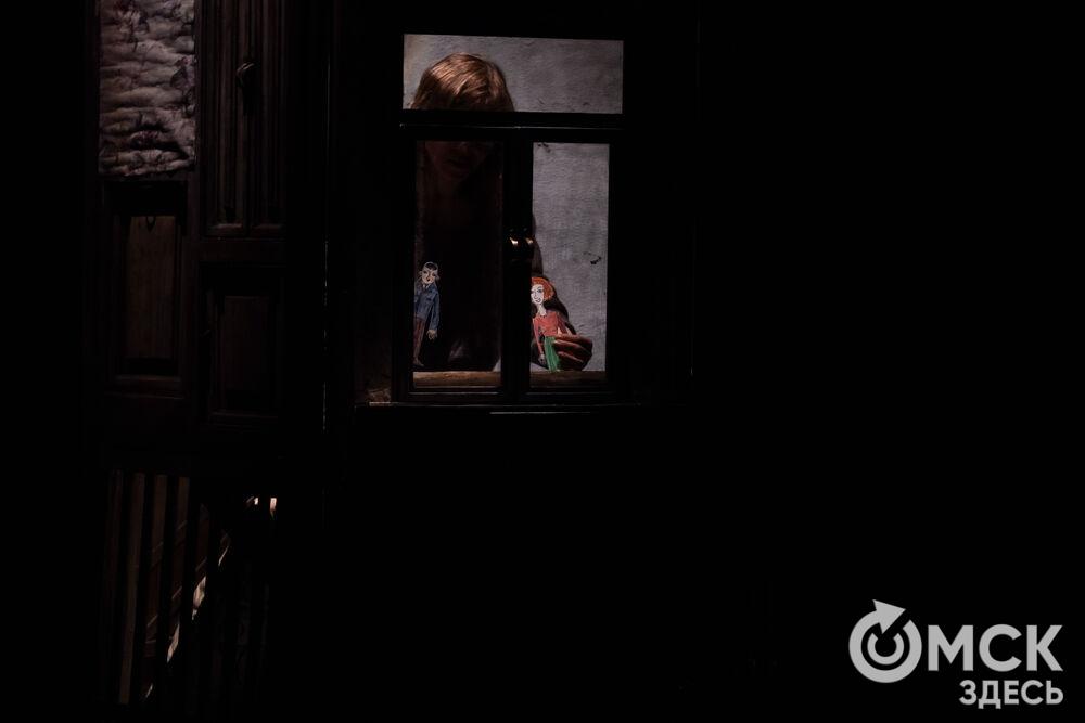 В рамках фестиваля моноспектаклей ЧАТ показали спектакль "Пыль" . Это история о нелёгкой судьбе немецкой писательницы Ирмгард Койн. Главную роль исполнила актриса из сериала "Слово пацана. Кровь на асфальте" (18+) Руслана Доронина. Фото: Елизавета Медведева