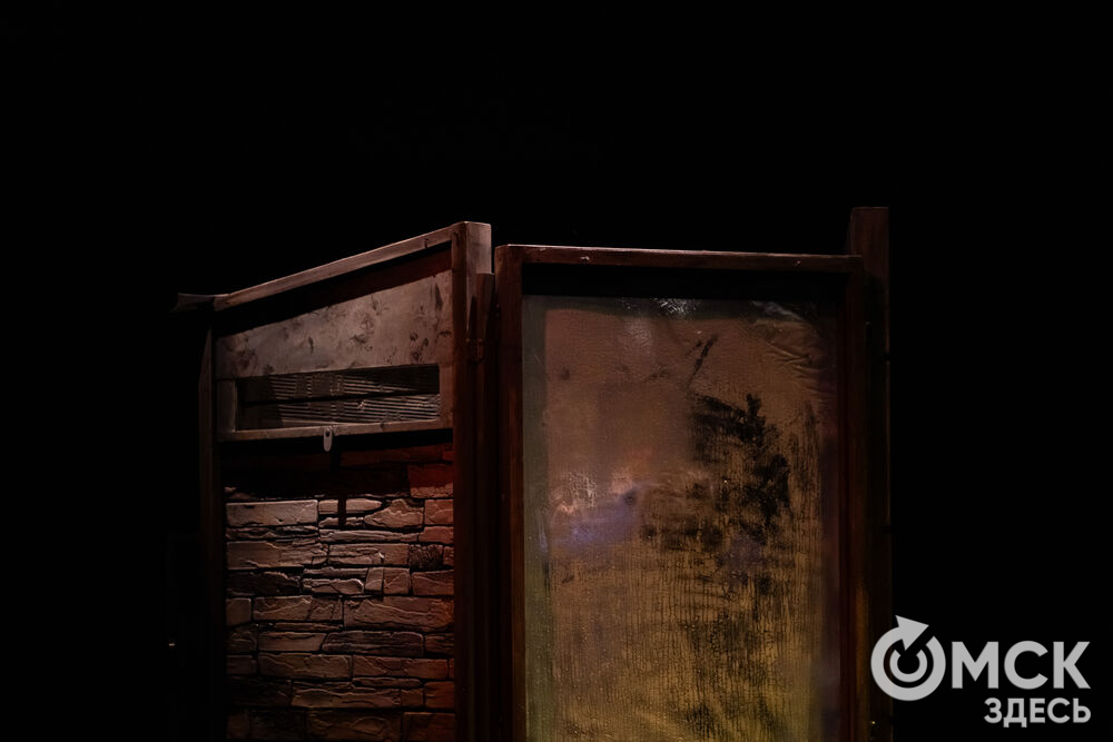 В рамках фестиваля моноспектаклей ЧАТ показали спектакль "Пыль" . Это история о нелёгкой судьбе немецкой писательницы Ирмгард Койн. Главную роль исполнила актриса из сериала "Слово пацана. Кровь на асфальте" (18+) Руслана Доронина. Фото: Елизавета Медведева