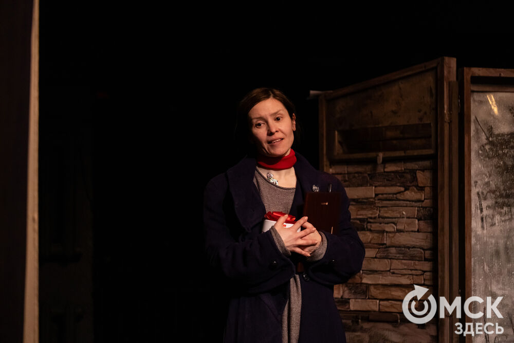 В рамках фестиваля моноспектаклей ЧАТ показали спектакль "Пыль" . Это история о нелёгкой судьбе немецкой писательницы Ирмгард Койн. Главную роль исполнила актриса из сериала "Слово пацана. Кровь на асфальте" (18+) Руслана Доронина. Фото: Елизавета Медведева