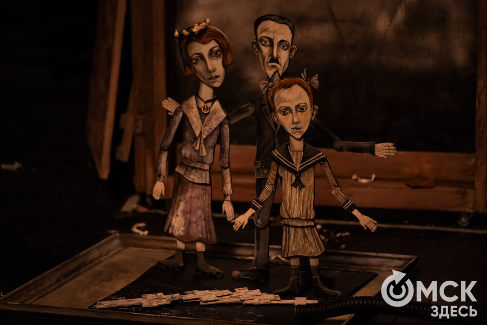 В рамках фестиваля моноспектаклей ЧАТ показали спектакль "Пыль" . Это история о нелёгкой судьбе немецкой писательницы Ирмгард Койн. Главную роль исполнила актриса из сериала "Слово пацана. Кровь на асфальте" (18+) Руслана Доронина. Фото: Елизавета Медведева