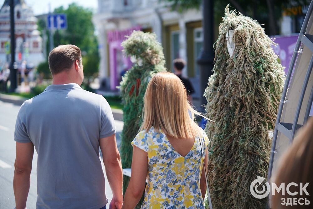 С 27 по 29 июня Омск отмечал День молодёжи. Мы прогулялись по Любинскому проспекту, чтобы собрать для вас самые интересные моменты праздничного дня. Фото: Илья Петров