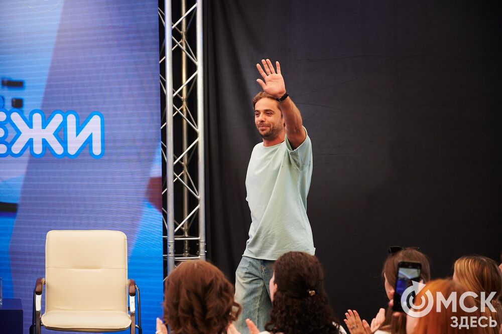 С 27 по 29 июня Омск отмечал День молодёжи. Мы прогулялись по Любинскому проспекту, чтобы собрать для вас самые интересные моменты праздничного дня. Фото: Илья Петров