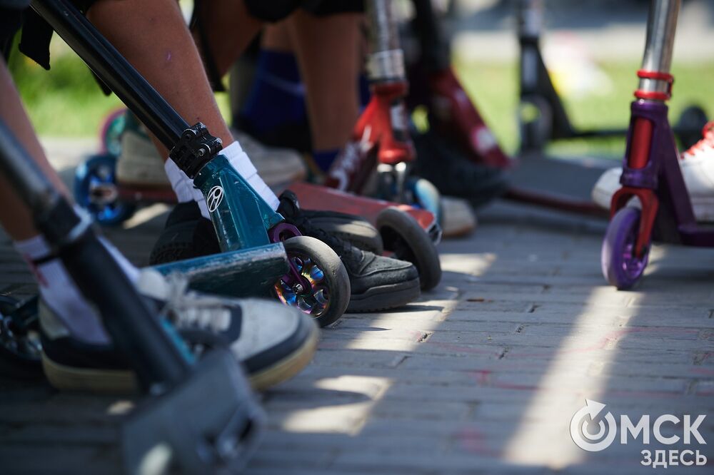 С 27 по 29 июня Омск отмечал День молодёжи. Мы прогулялись по Любинскому проспекту, чтобы собрать для вас самые интересные моменты праздничного дня. Фото: Илья Петров