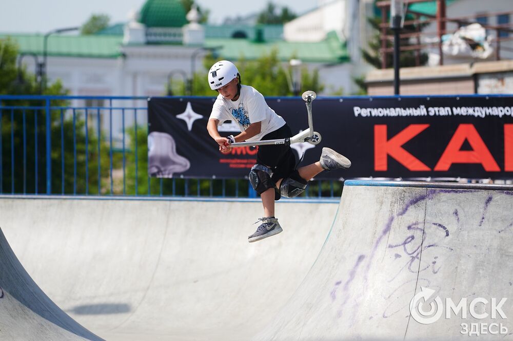 С 27 по 29 июня Омск отмечал День молодёжи. Мы прогулялись по Любинскому проспекту, чтобы собрать для вас самые интересные моменты праздничного дня. Фото: Илья Петров