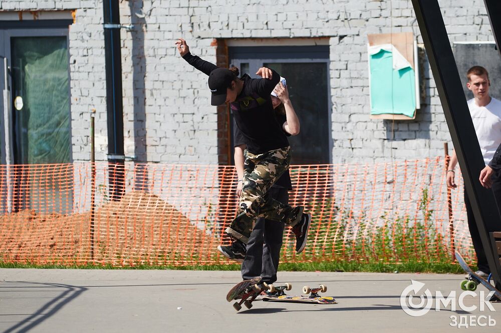 С 27 по 29 июня Омск отмечал День молодёжи. Мы прогулялись по Любинскому проспекту, чтобы собрать для вас самые интересные моменты праздничного дня. Фото: Илья Петров