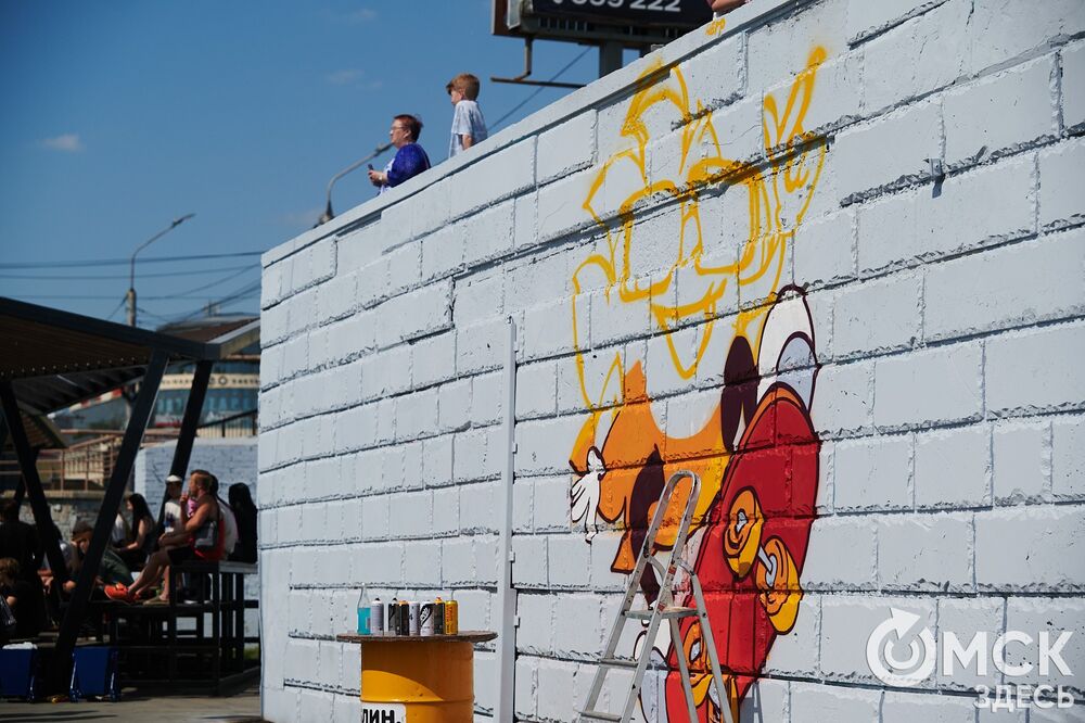 С 27 по 29 июня Омск отмечал День молодёжи. Мы прогулялись по Любинскому проспекту, чтобы собрать для вас самые интересные моменты праздничного дня. Фото: Илья Петров