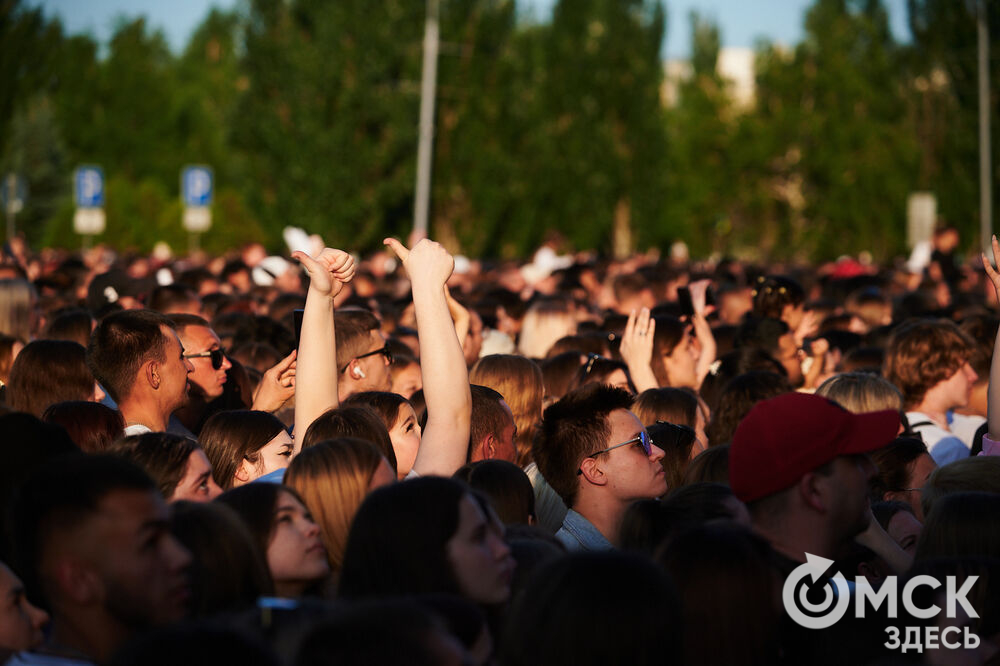 Певец JONY выступил под открытым омским небом. Фото: Илья Петров