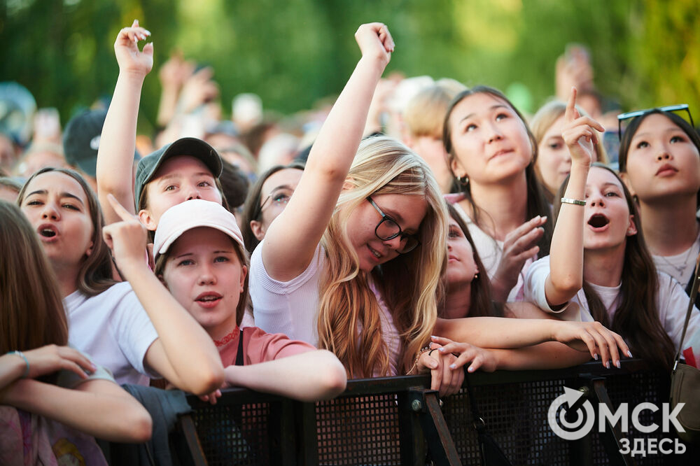 Певец JONY выступил под открытым омским небом. Фото: Илья Петров