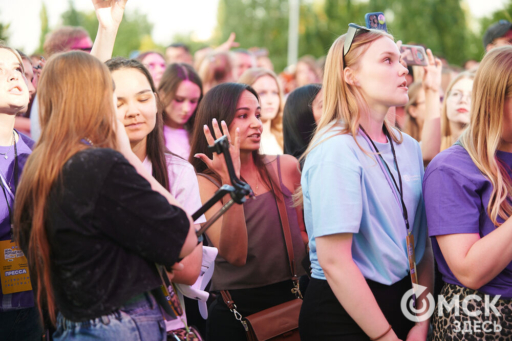 Певец JONY выступил под открытым омским небом. Фото: Илья Петров