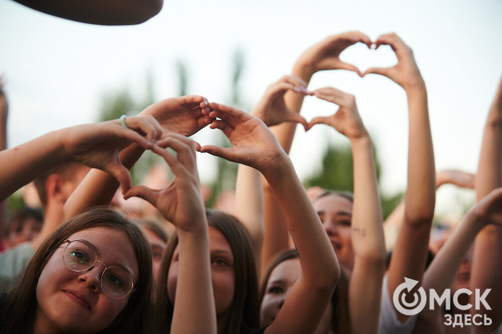 Певец JONY выступил под открытым омским небом. Фото: Илья Петров