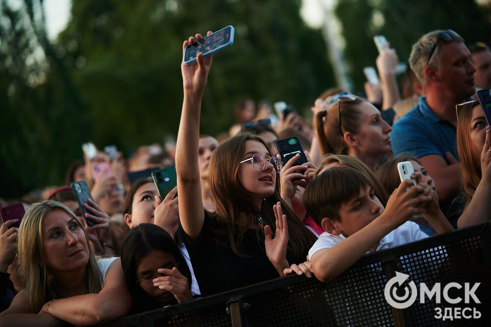 Певец JONY выступил под открытым омским небом. Фото: Илья Петров