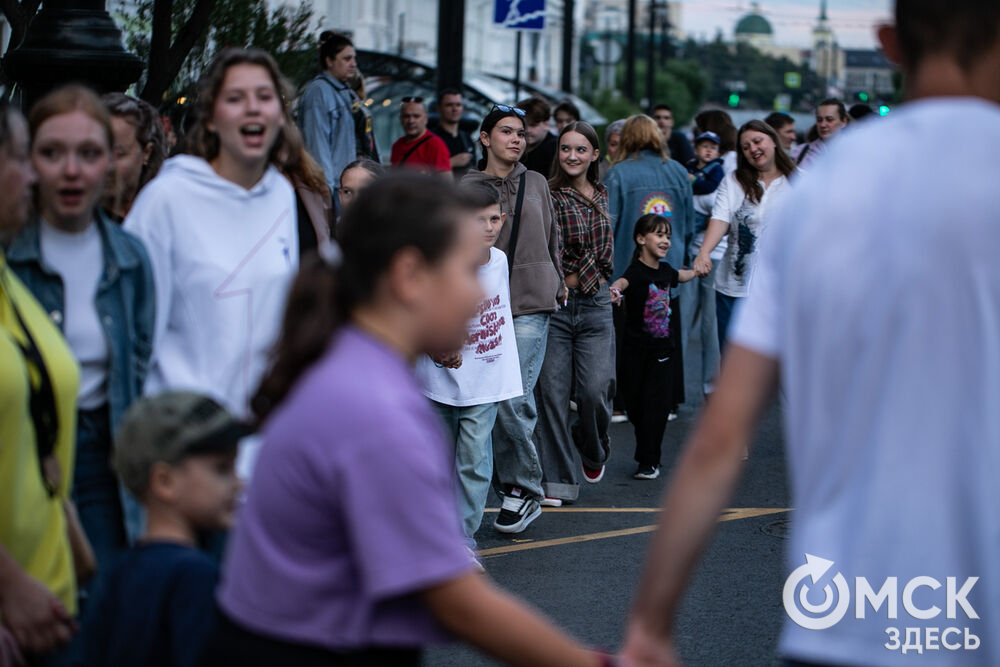 Омичи провели вечер пятницы на "Пешеходном Любинском". Фото: Елизавета Медведева