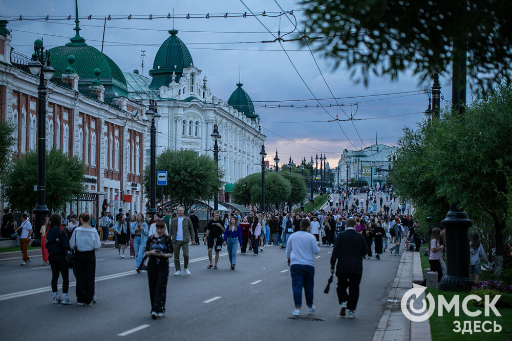 Омичи провели вечер пятницы на "Пешеходном Любинском". Фото: Елизавета Медведева