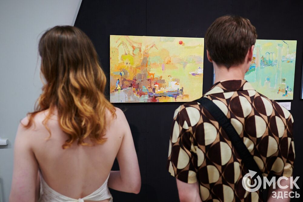 Неочевидные городские герои вышли в свет выставки-конкурса "Омск: здесь и сейчас". Подробности: здесь . Фото: Илья Петров