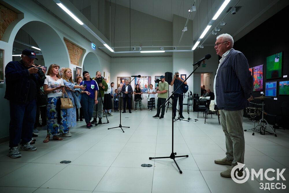 Неочевидные городские герои вышли в свет выставки-конкурса "Омск: здесь и сейчас". Подробности: здесь . Фото: Илья Петров