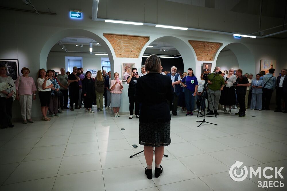 Неочевидные городские герои вышли в свет выставки-конкурса "Омск: здесь и сейчас". Подробности: здесь . Фото: Илья Петров