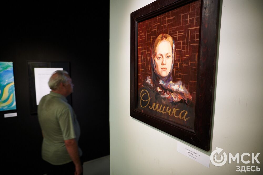 Неочевидные городские герои вышли в свет выставки-конкурса "Омск: здесь и сейчас". Подробности: здесь . Фото: Илья Петров