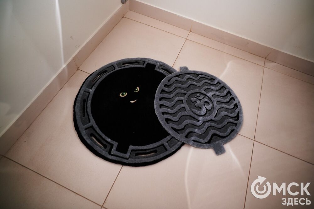 Неочевидные городские герои вышли в свет выставки-конкурса "Омск: здесь и сейчас". Подробности: здесь . Фото: Илья Петров