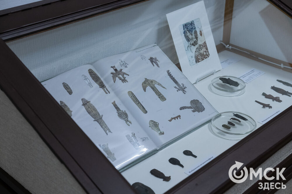 "Бронзовые стражи с берегов сибирских рек" - называние выставки, работающей в рамках музейно-выставочного проекта "От находок к открытиям". Фото: Елизавета Медведева