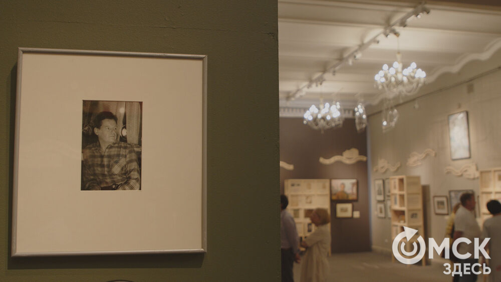 В Омске открылась выставка с названием "Человек, который придумал Омск" (0+)
