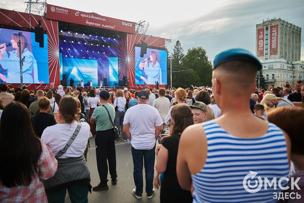 На Соборной площади и на территории Омской крепости прошли выступления именитых артистов . Фото: Илья Петров, Елизавета Медведева