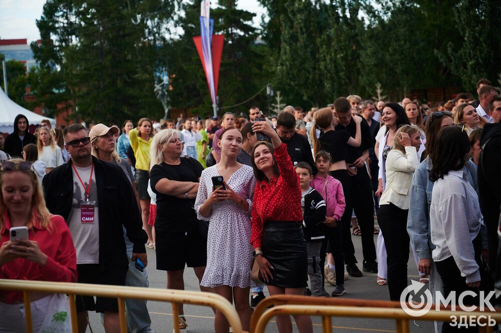 На Соборной площади и на территории Омской крепости прошли выступления именитых артистов . Фото: Илья Петров, Елизавета Медведева