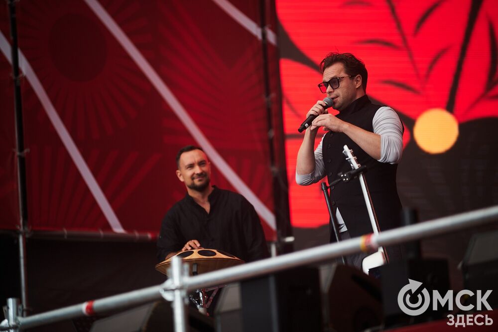На Соборной площади и на территории Омской крепости прошли выступления именитых артистов . Фото: Илья Петров, Елизавета Медведева