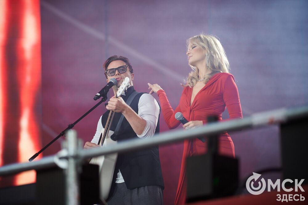 На Соборной площади и на территории Омской крепости прошли выступления именитых артистов . Фото: Илья Петров, Елизавета Медведева