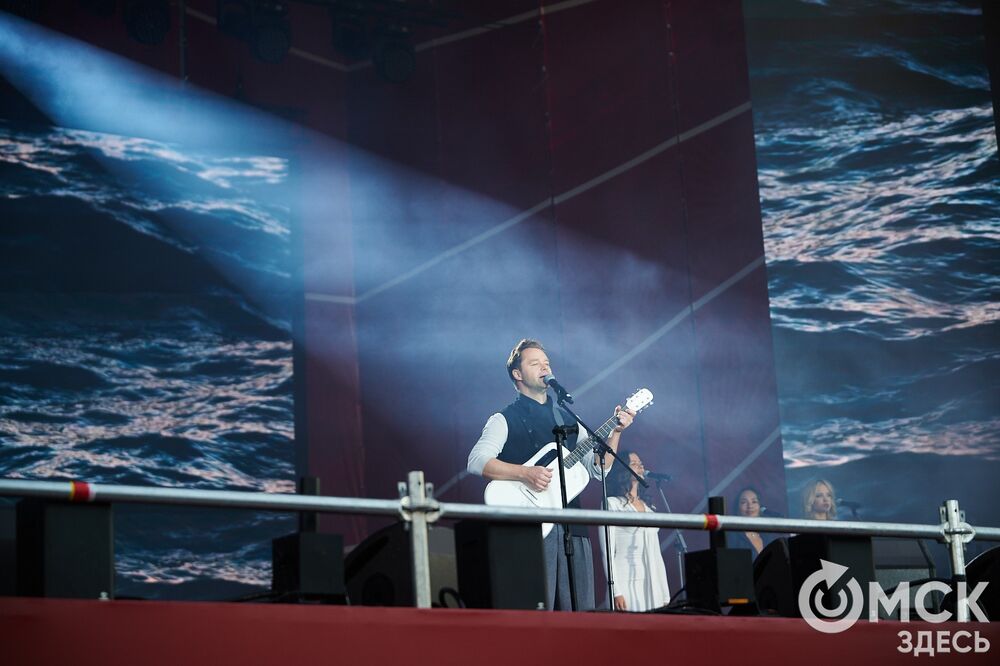 На Соборной площади и на территории Омской крепости прошли выступления именитых артистов . Фото: Илья Петров, Елизавета Медведева