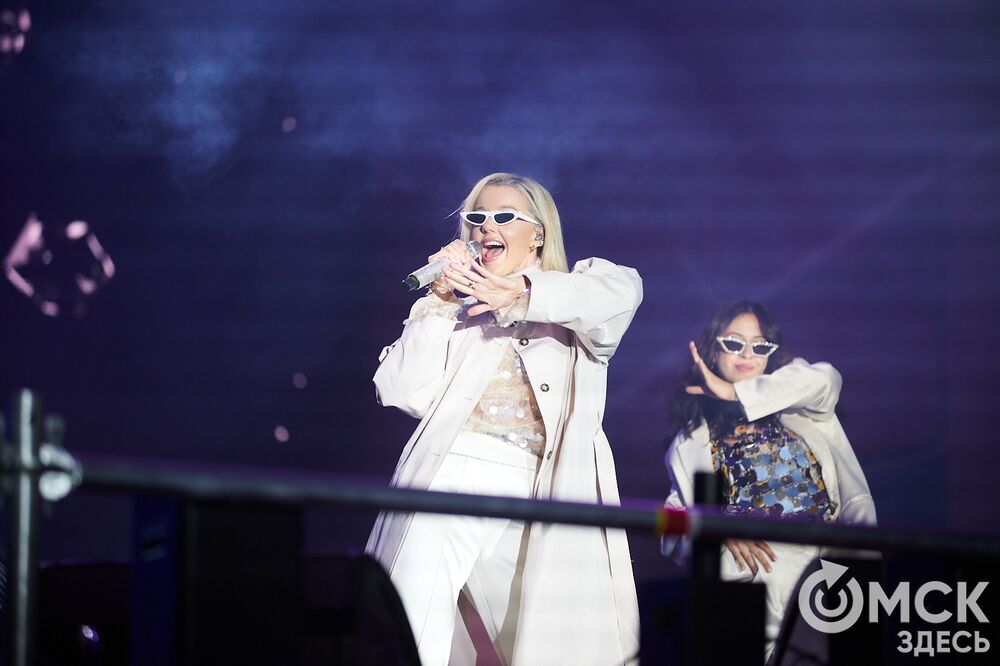 На Соборной площади и на территории Омской крепости прошли выступления именитых артистов . Фото: Илья Петров, Елизавета Медведева